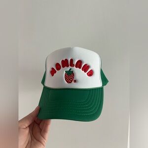 MOMLAND trucker hat